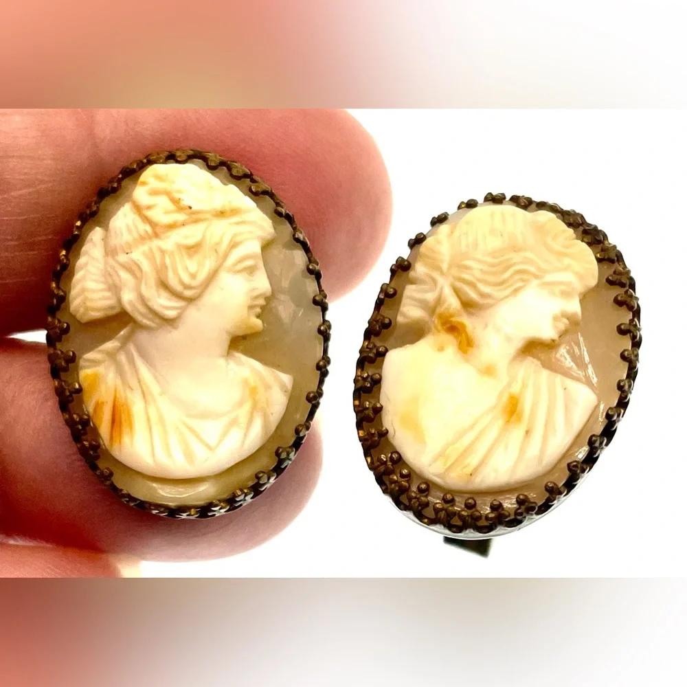 Vintage Antiqued Gold Tone Bezel Set Carved Cameo Cufflinks
